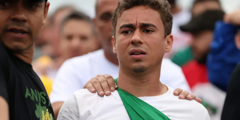 O story de Nikolas que exibia o documento falso ficou no ar por pouco tempo