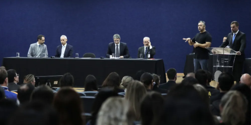 A cerimônia contou com a presença da presidente do TJPR, desembargadora Lidia Maejima