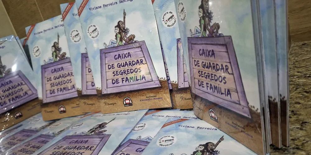 A obra é escrita por Viviane Ferreira Santiago e conta com ilustrações de Alessandro Fonseca