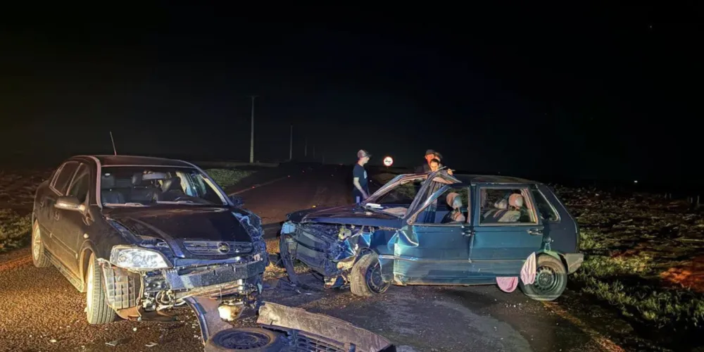 No Astra estavam o condutor e três passageiras. Já no Uno estavam o motorista e uma passageira