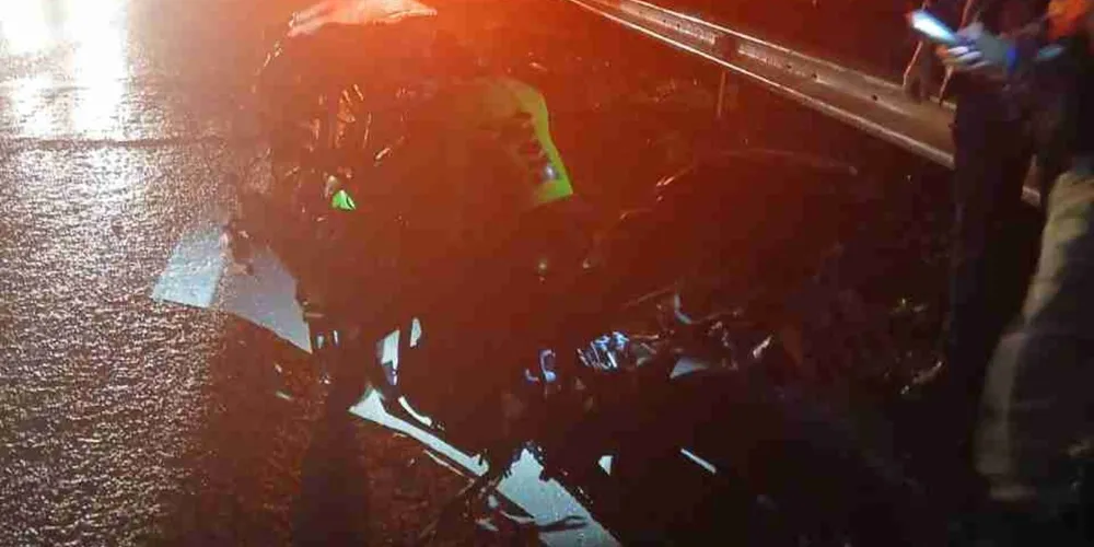 Jovem de 22 anos perdeu o controle da Kawasaki Ninja e bateu contra o guard-rail