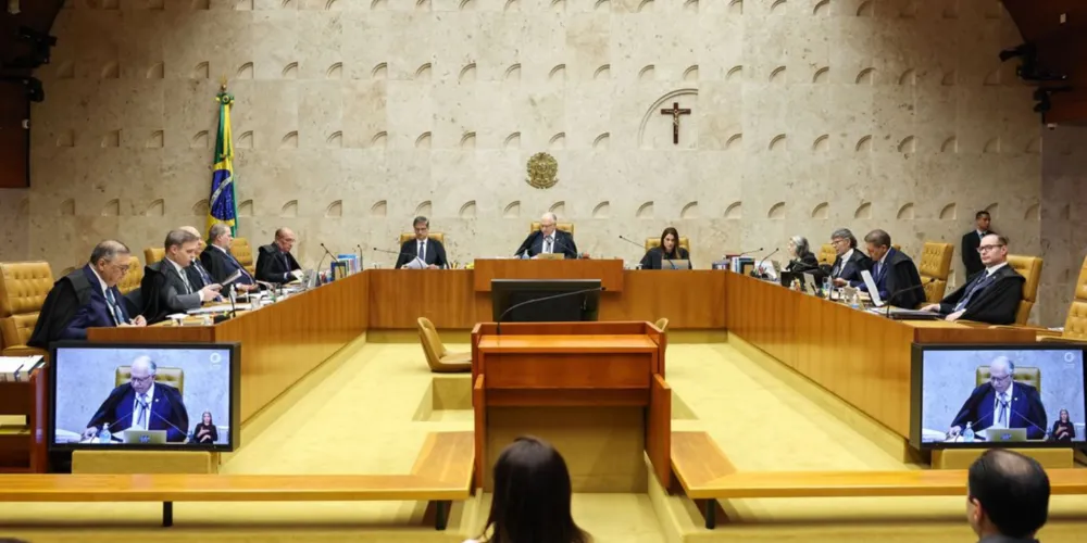 O plenário do STF analisa um relatório da Polícia Federal (PF) que vincula Moraes ao ex-banqueiro Daniel Bueno Vorcaro