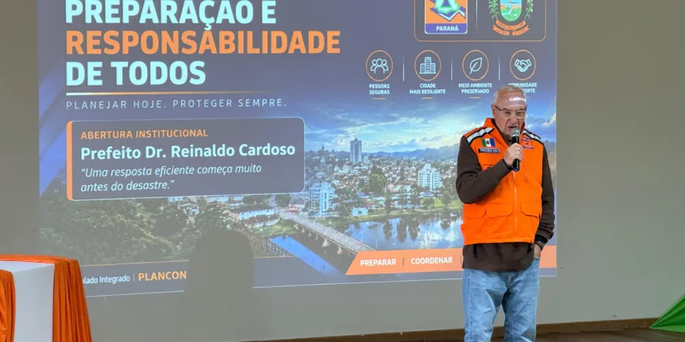 O evento aconteceu das 8h30 às 11h30, no auditório da Secretaria Municipal de Educação