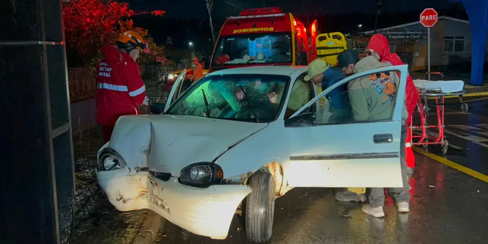 Acidente aconteceu após motorista descer a Rua Almirante Barroso e acessar a Rua Rio Capivari