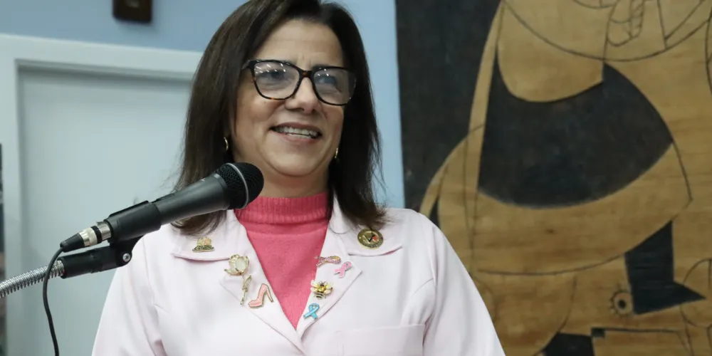 Tesoureira da Rede Feminina de Combate ao Câncer de Ponta Grossa, Alaine Guimarães