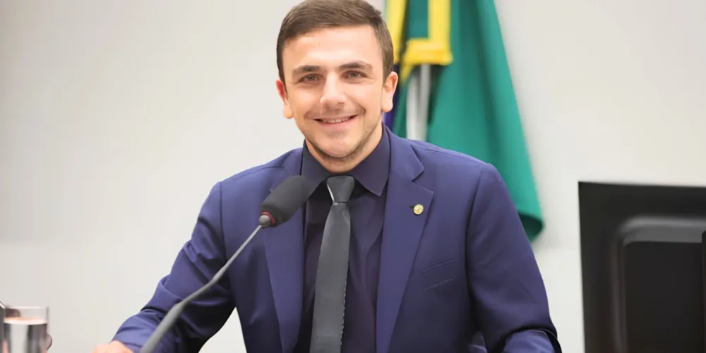 Aliel Machado votou pelo fim da escala 6x1 na Câmara dos Deputados