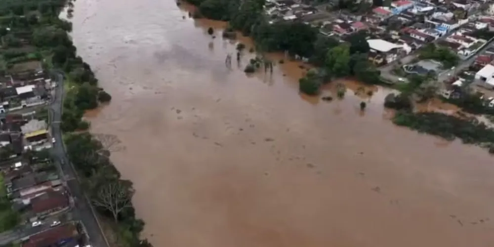 Rio Ribeira de Iguape, em Eldorado, neste sábado (12)