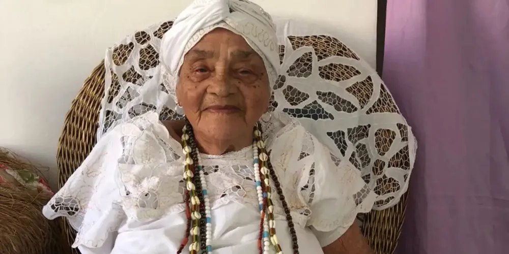 Elza Bahia de Araújo, conhecida como Mãe Senhora de Ewá, morreu em Salvador no último sábado (17)