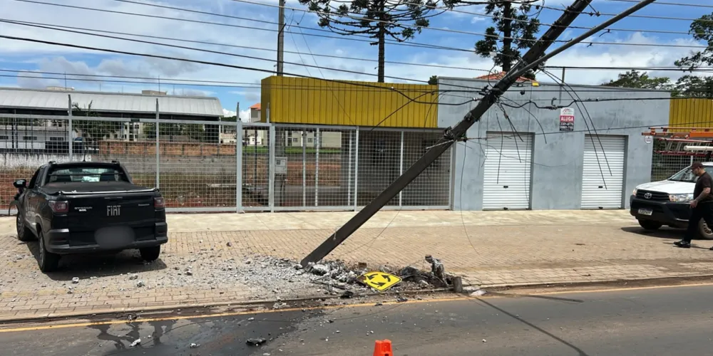 Vítima teve ferimentos leves e foi socorrida por uma equipe do Samu, sendo encaminhada para atendimento médico.