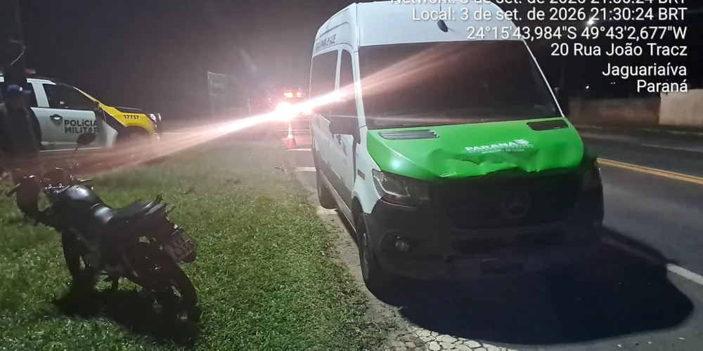 O acidente envolveu uma van e uma motocicleta