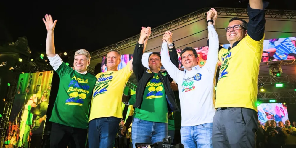 Ato reuniu governadores, senadores eleitos e lideranças políticas de quatro estados em apoio à candidatura de Flávio Bolsonaro à Presidência