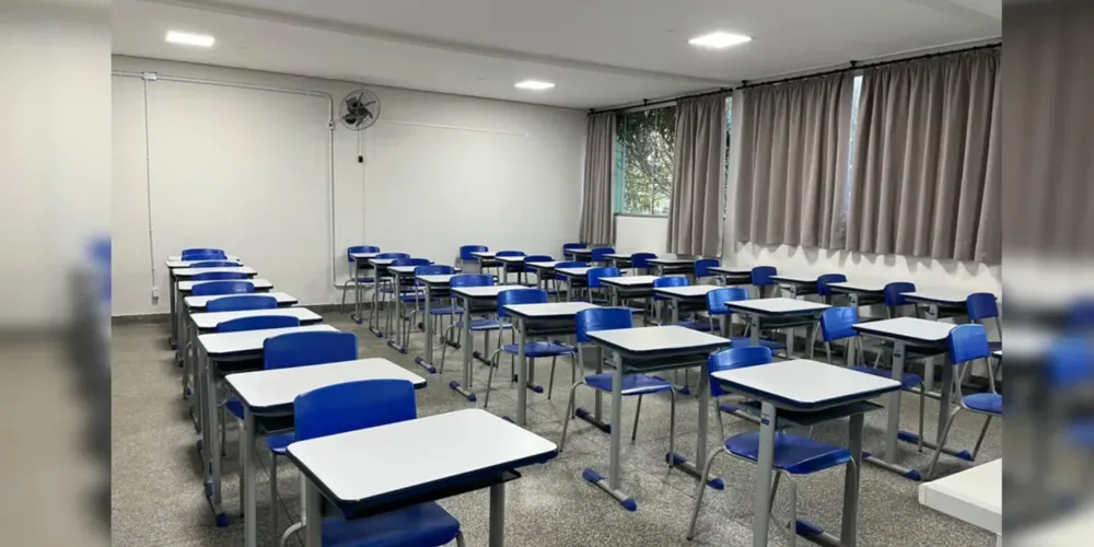 Homem invadiu uma escola, alegando estar sendo perseguido e pedindo acesso à internet para solicitar ajuda.