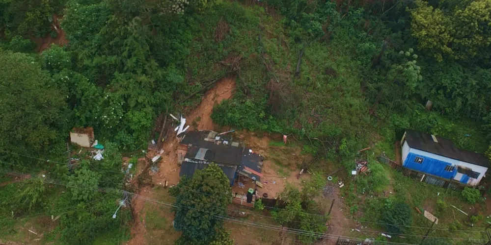 Imagens aéreas mostram local de tragédia no bairro Ronda em Ponta Grossa