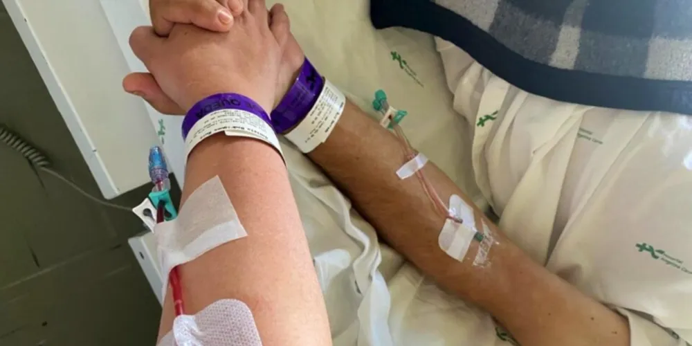 Após anos de tratamento e tentativas de transplante, Robson recebeu o rim da esposa, que era compatível com ele