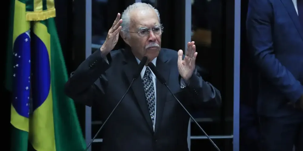O boletim médico, do hospital UDI, foi divulgado no perfil de Sarney, nas redes sociais