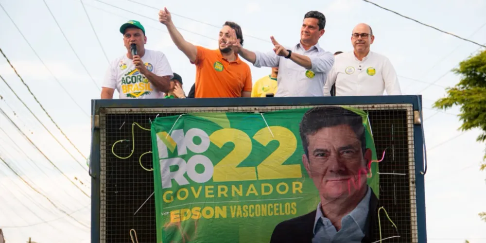 Sergio Moro participou de carreata nesta quarta-feira (30)