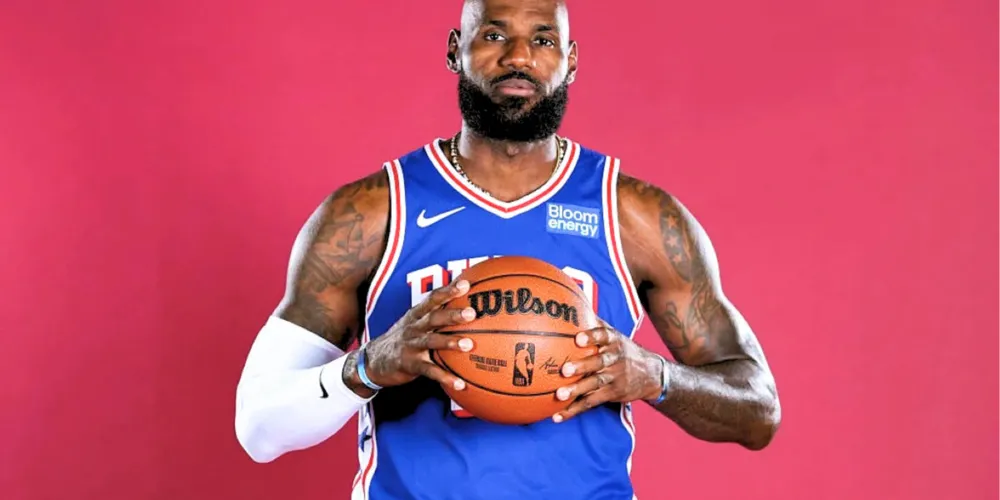 LeBron James está em fase de preparação e condicionamento físico para fazer sua estreia pelo Philadelphia 76ers