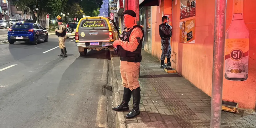 Durante a operação, serão realizadas ações de patrulhamento preventivo, abordagens policiais fundamentadas em suspeita, bloqueios de trânsito e fiscalizações em estabelecimentos comerciais