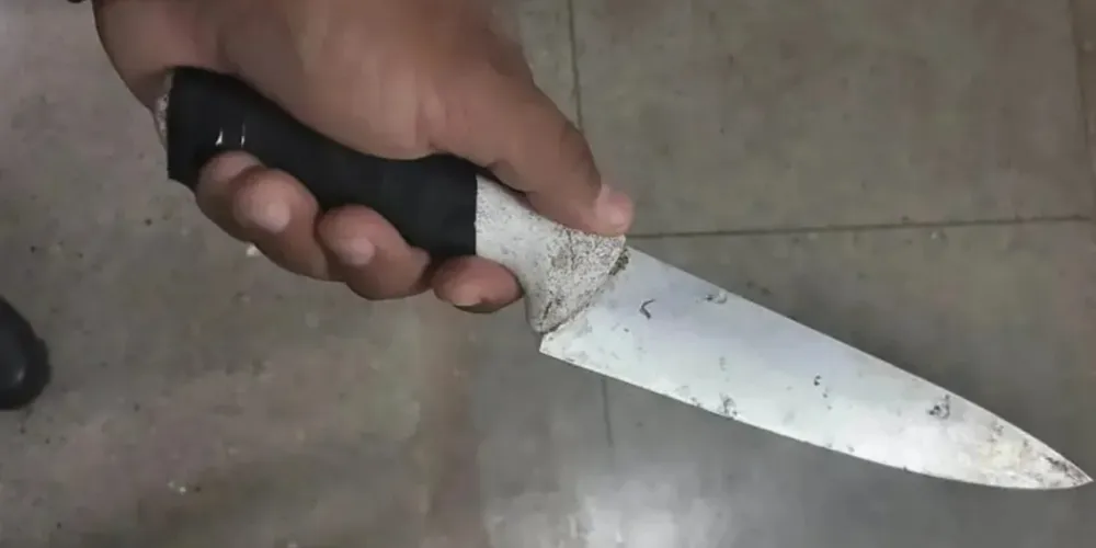 Briga de facão entre pai e filho