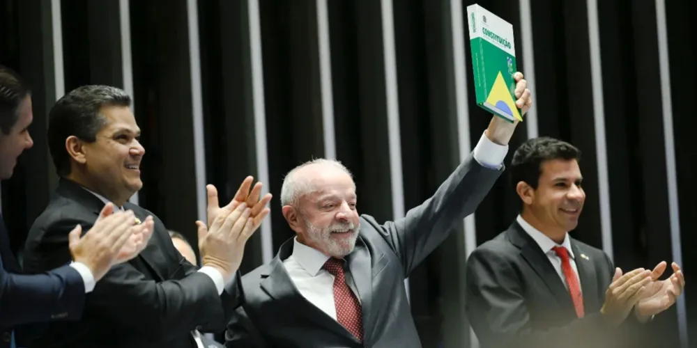 A proposta foi promulgada nesta manhã pelo Congresso Nacional com a presença do presidente Lula