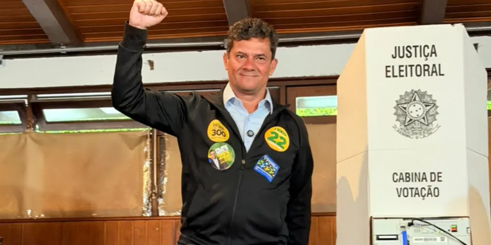 Candidato ao governo do Paraná, Sérgio Moro (PL), após realizar seu voto