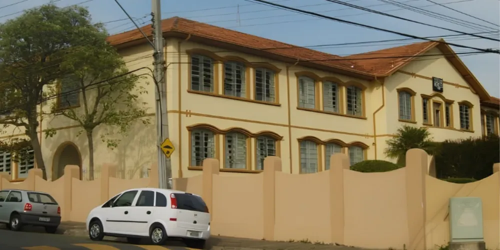 Colégio Estadual Meneleu de Almeida Torres, em Ponta Grossa