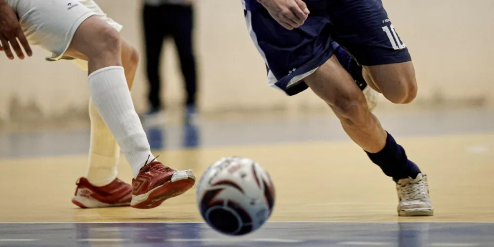 A programação terá início às 9h e reunirá equipes de sete municípios da região em partidas de futsal de bas