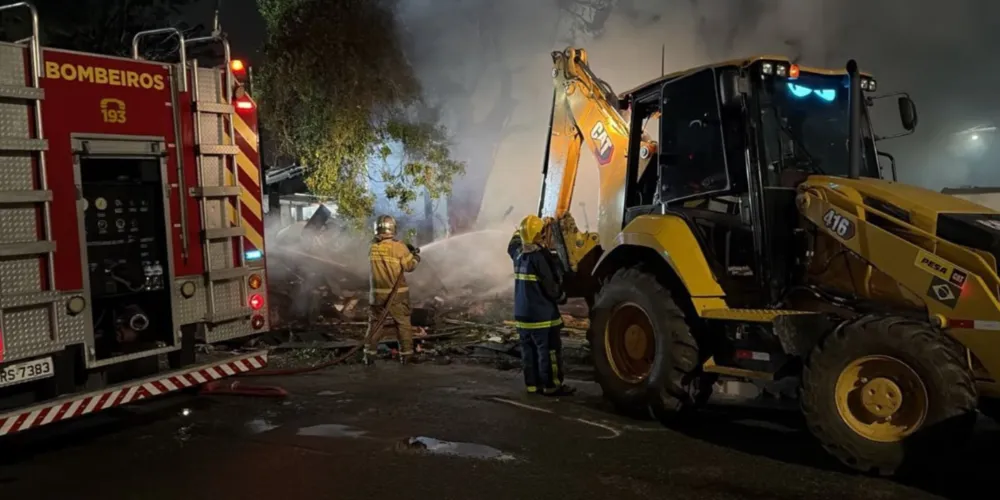 Corpo de idoso foi encontrado carbonizado após incêndio em casa no Boqueirão