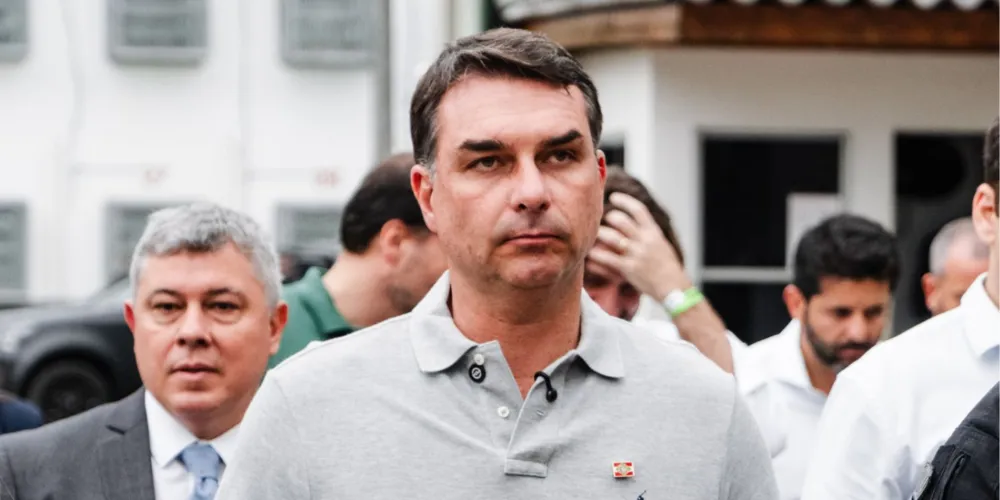 Flávio Bolsonaro apoiou 30 senadores eleitos em 2026