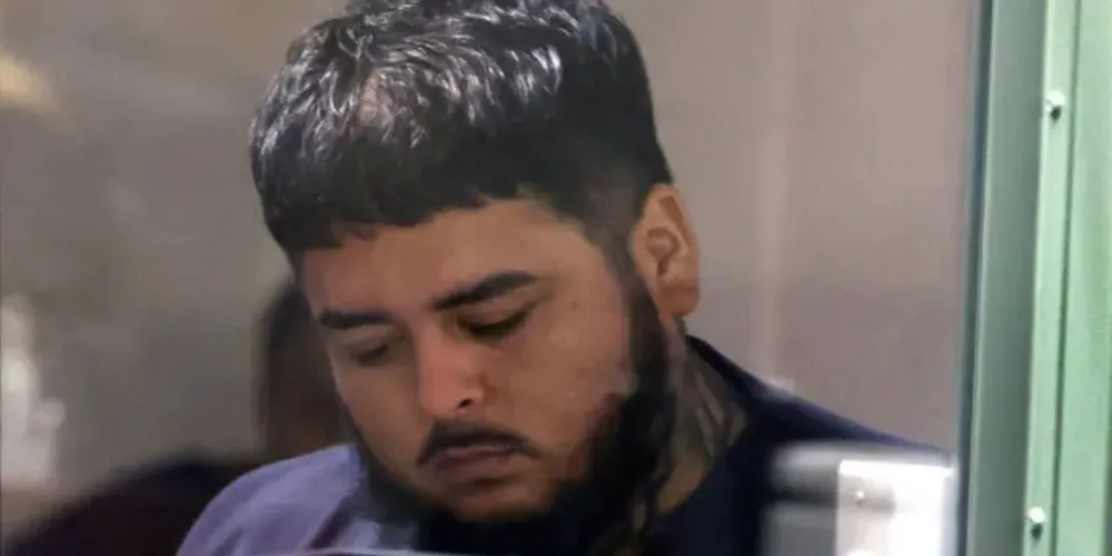 Mulher e os dois filhos teriam sido mortos a tiros por suspeito, que admitiu crime pelo telefone e depois voltou atrás