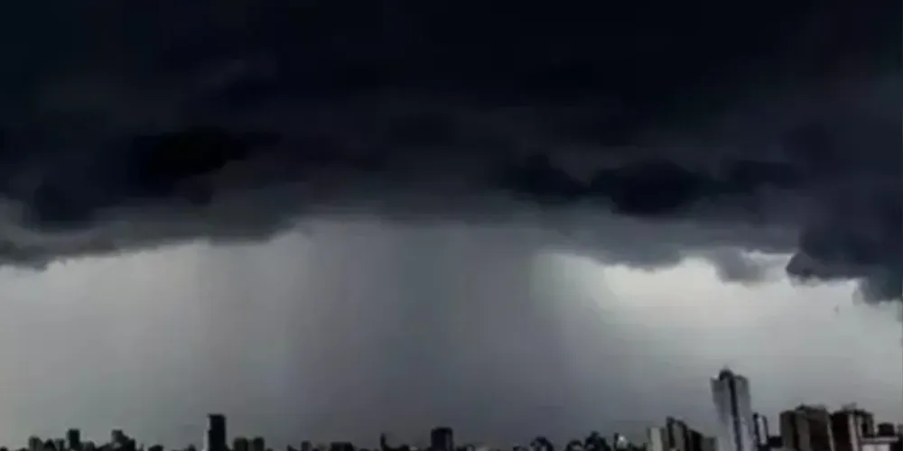Segundo o Simepar, as maiores condições para precipitação na capital devem se reunir nas primeiras horas do dia