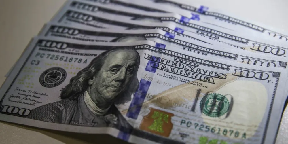 Ibovespa interrompe negociações com circuit breaker