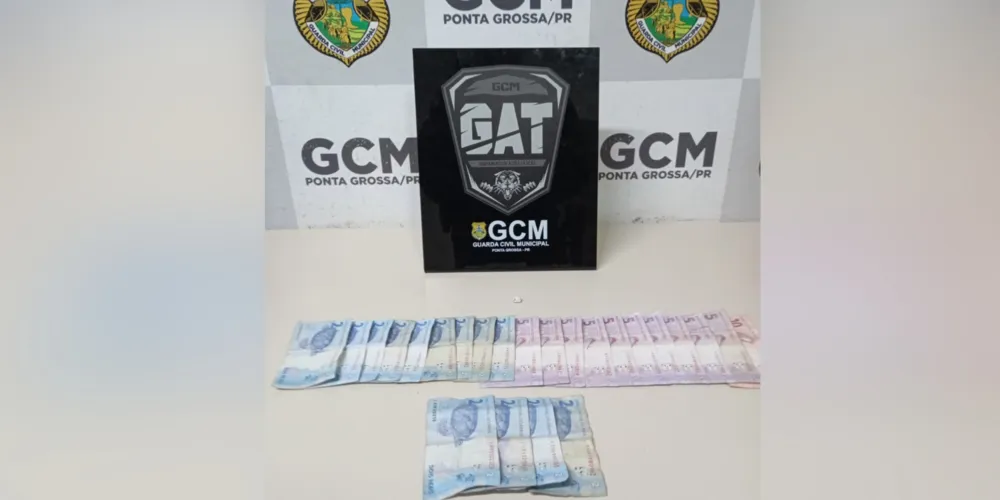 Flagrante ocorreu após câmeras de segurança registrarem a venda de drogas no centro