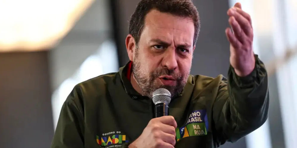 Jovem comemorava o resultado das eleições quando foi atingido