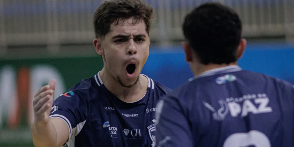 Atletas da ACGF/Ponta Grossa comemorado um gol
