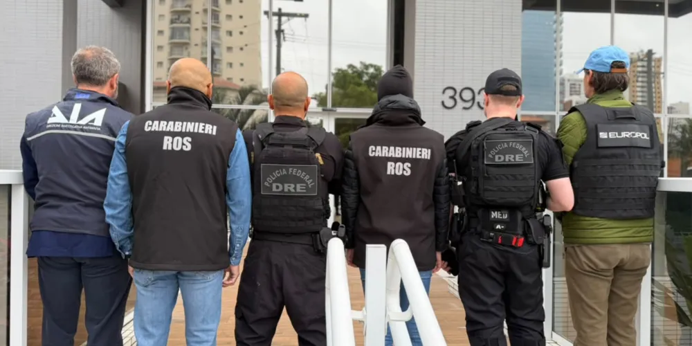 A ação tem origem no aprofundamento investigativo de fatos apurados nas operações Retis e Spiderweb, que revelaram a associação entre integrantes da máfia italiana e organizações criminosas brasileiras