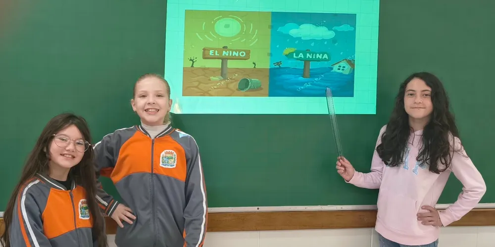 A turma aprofundou os estudos sobre El Niño e La Niña com apoio de recursos visuais da videoaula do Vamos Ler