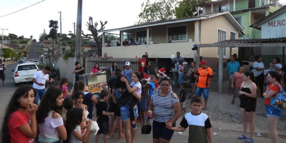 De acordo com os organizadores, a celebração é preparada de forma voluntária e conta com a união de pessoas da comunidade