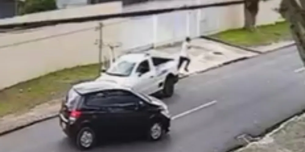 Cerca de cinco disparos foram efetuados contra o homem, que conseguiu fugir e não ficou ferido