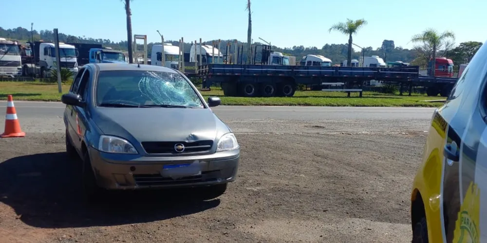 O condutor do automóvel, um homem de 28 anos, não sofreu ferimentos