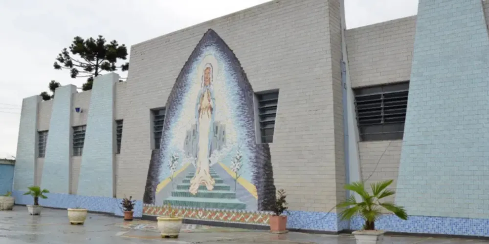 O Mosteiro Portaceli está localizado na Avenida Carlos Cavalcanti, 7333 – Uvaranas