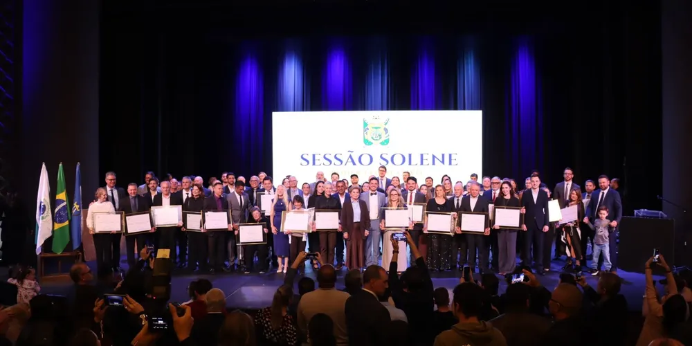 Homenageados receberam o reconhecimento nessa terça-feira (22)