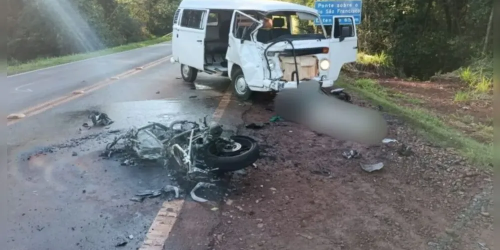 A condutora da moto não resistiu à gravidade dos ferimentos e morreu no local do acidente
