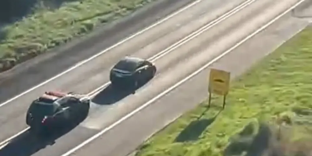 Carro com adolescentes é perseguido pela polícia na PR-323