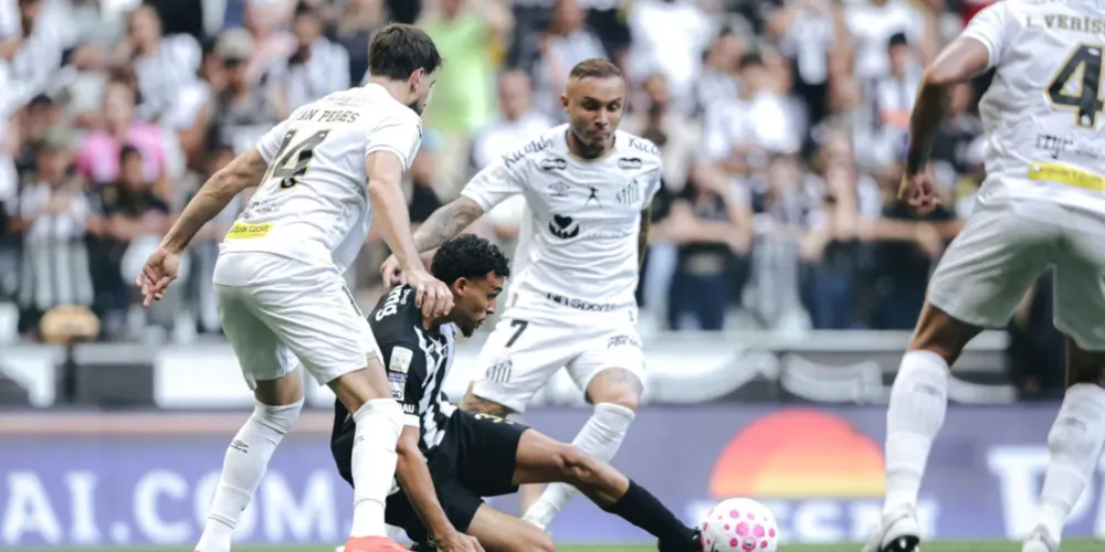 Lance de Atlético-MG x Santos pelo Brasileirão