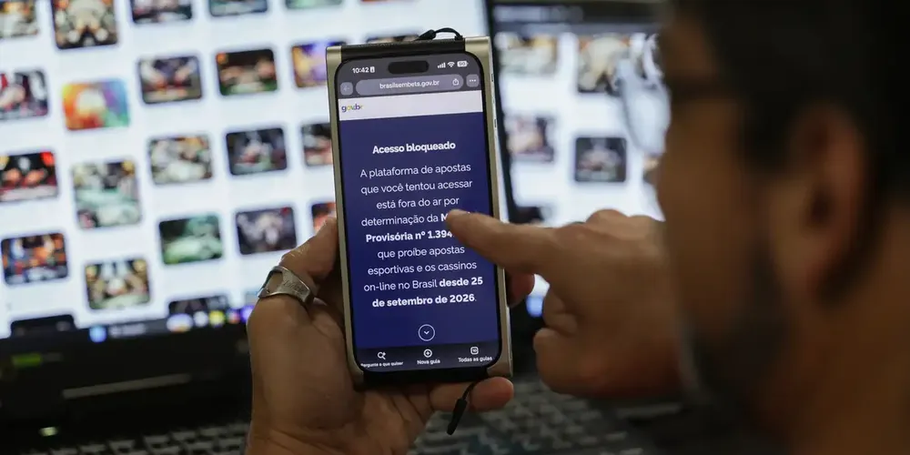 A medida cumpre o previsto na MP 1.394/2026, que proibiu a exploração, a oferta, a intermediação e a publicidade dessas atividades no Brasil