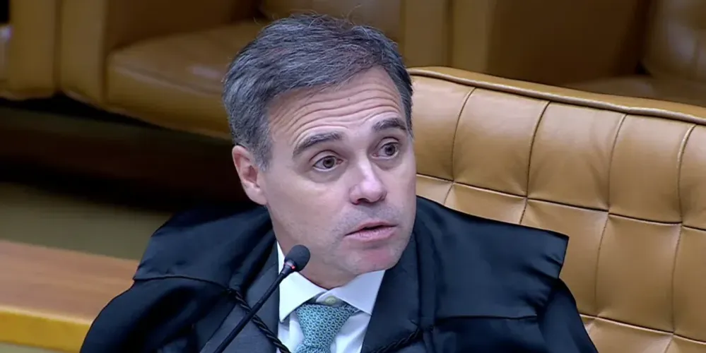 Ministro do Supremo Tribunal Federal, André Mendonça em Sessão Extraordinária