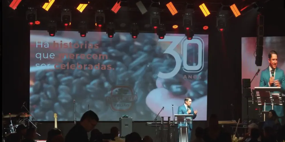 Comemoração dos 30 anos da empresa reuniu familiares, agricultores, clientes, fornecedores, empresários e autoridades