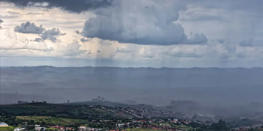 Previsão indica que o risco de tempestades continua até a quarta-feira (14), e reduz gradualmente entre quinta (15) e sexta-feira (16)