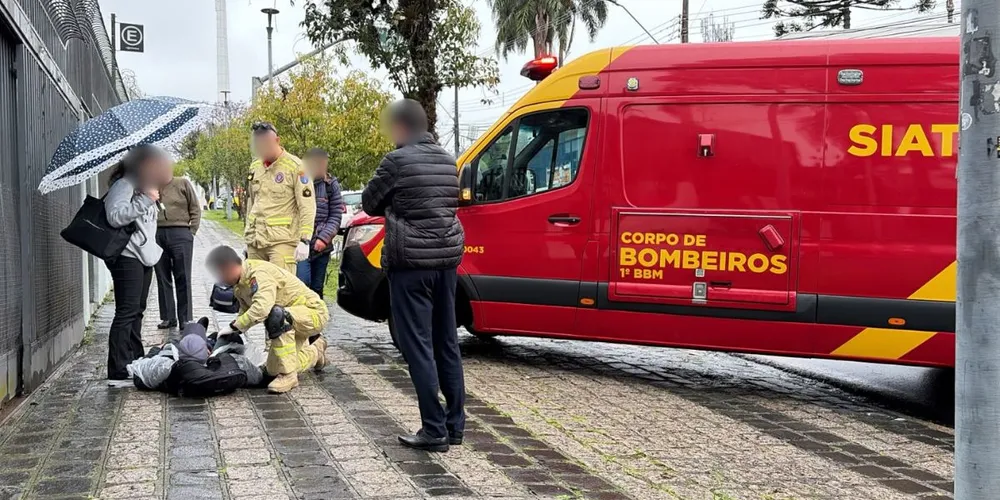 Ciclista de 53 anos ficou ferido após tentar frear a bicicleta com o pé durante uma descida no Alto da Glória, em Curitiba